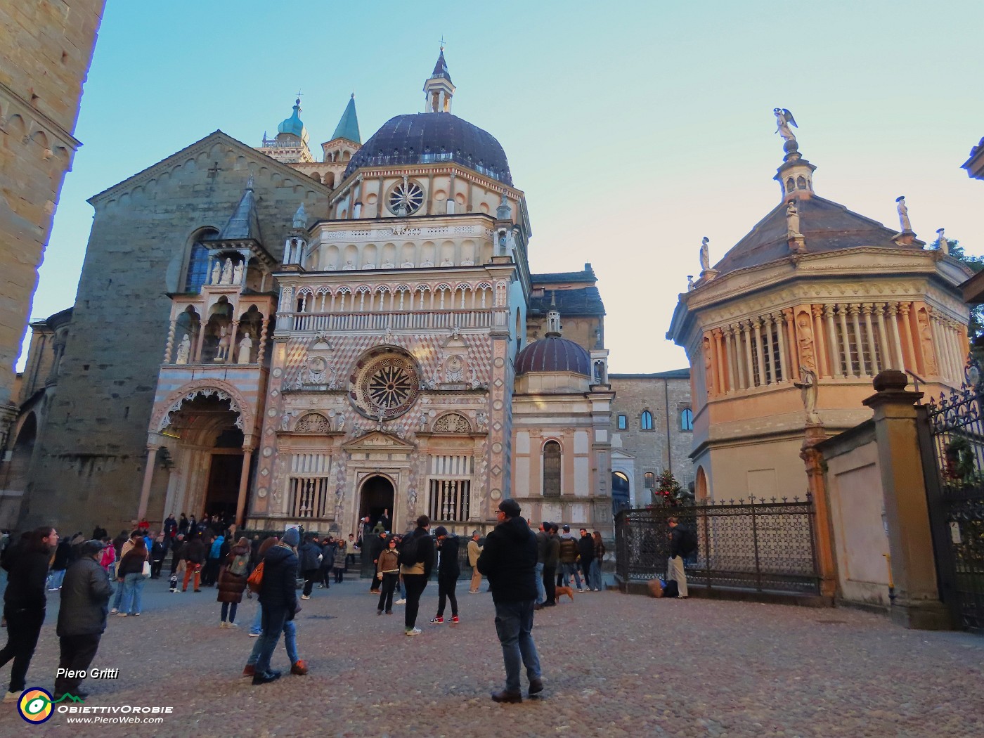 43 Santa Maria Maggiore, Cappella Colleoni, Battistero.JPG